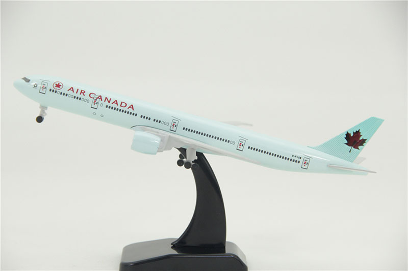 20CM 1:400 Boeing B777 model Air Canada airplane with base landing gear alloy aircraft plane display toy model collection