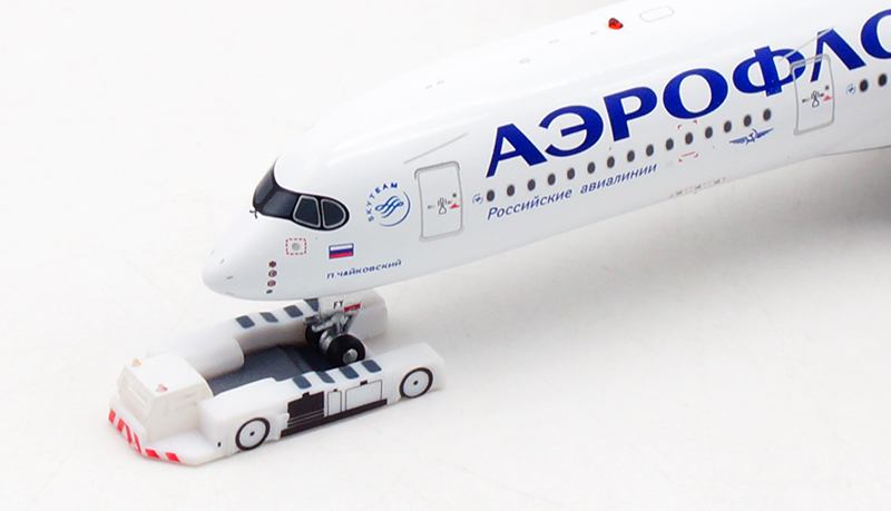 Diecast 1:400 Scale Air RUSSIA 350 Airplane A350 Model Toy with Base Landing Gear Alloy Aircraft Plane Collectible Display Toys