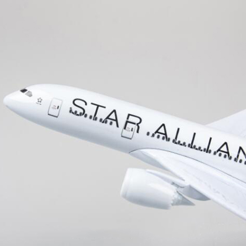 18CM Small Aircraft 1:300 Scale BoeingB-787 model STAR Airlliance airline alloy airplane Static W base Diecasting Plane Toy gift