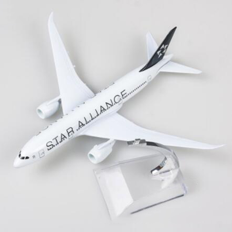 18CM Small Aircraft 1:300 Scale BoeingB-787 model STAR Airlliance airline alloy airplane Static W base Diecasting Plane Toy gift