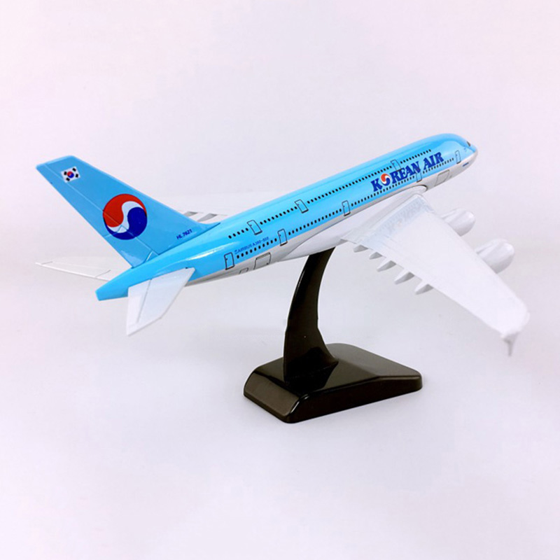 18CM 1:400 Scale Airbus A380 model Korean air airplane alloy Diecast static with base collectible display toy collection Gift