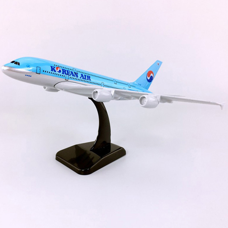 18CM 1:400 Scale Airbus A380 model Korean air airplane alloy Diecast static with base collectible display toy collection Gift