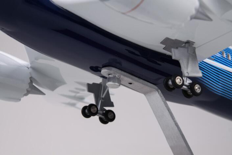 1/130 scale 47CM aircraft model Boeing 787 B787 Dreamliner passenger aircraft model with lights and wheels F collection display 1/130 scale 47CM aircraft model Boeing 787 B787 Dreamliner passenger aircraft model with lights and wheels F collection display