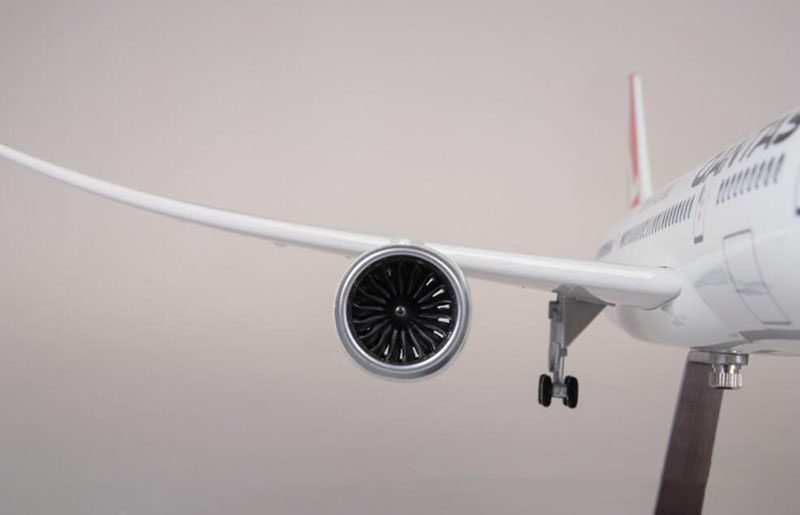 1/130 Scale 47cm Airplane Model Boeing B787 Dreamliner Aircraft QANTAS Airways Airlines W Wheeled Diecast Plastic Plane Toys 1/130 Scale 47cm Airplane Model Boeing B787 Dreamliner Aircraft QANTAS Airways Airlines W Wheeled Diecast Plastic Plane Toys
