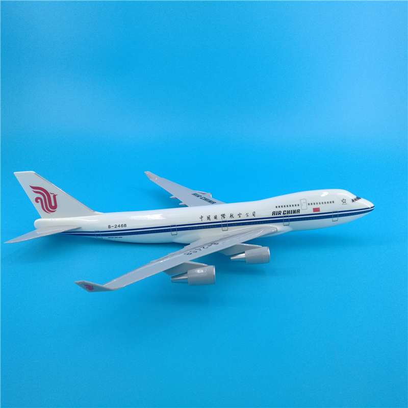 40CM Boeing B747 Southern Airline Aircraft Diecast Alloy Model Air Toys Aircraft Plastic Plane Gifts Kids Child Home Decoration