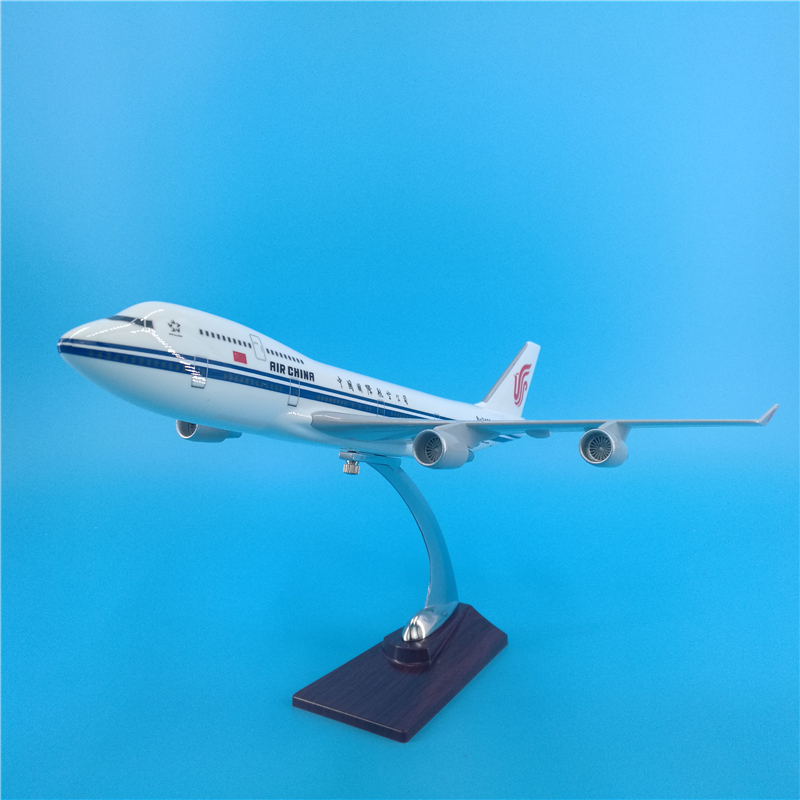 40CM Boeing B747 Southern Airline Aircraft Diecast Alloy Model Air Toys Aircraft Plastic Plane Gifts Kids Child Home Decoration