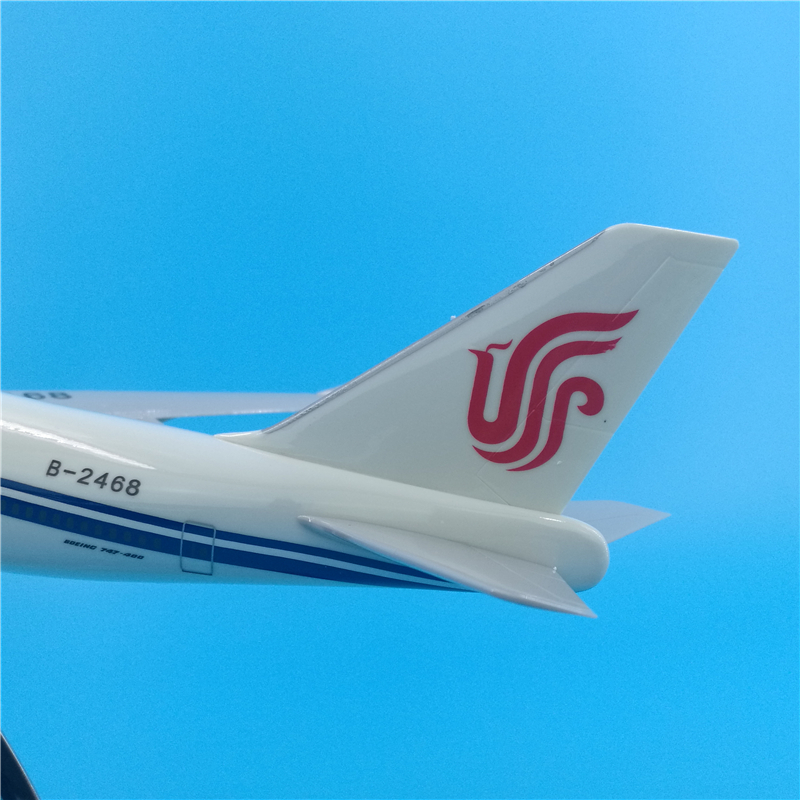 40CM Boeing B747 Southern Airline Aircraft Diecast Alloy Model Air Toys Aircraft Plastic Plane Gifts Kids Child Home Decoration