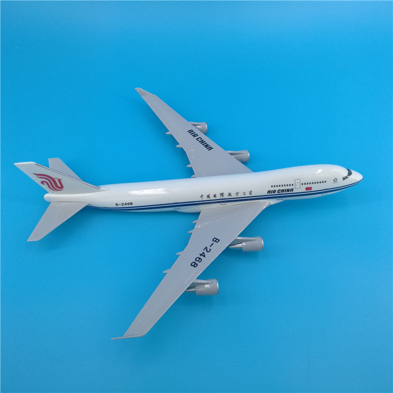 40CM Boeing B747 Southern Airline Aircraft Diecast Alloy Model Air Toys Aircraft Plastic Plane Gifts Kids Child Home Decoration