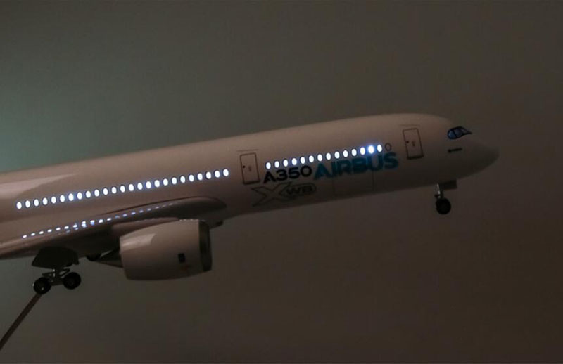 47CM 1/142 Scale Prototype A350 Airbus Airplane XWB Airline Models With Light&Wheel Diecast Plastic Resin Plane F Collection Toy