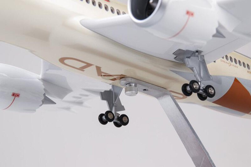 43cm Airplane 1/130 Scale simulation Boeing B787 Aircraft ETIHAD Airlines Model Pedestal Light&Wheels Diecast Plastic Plane Toys