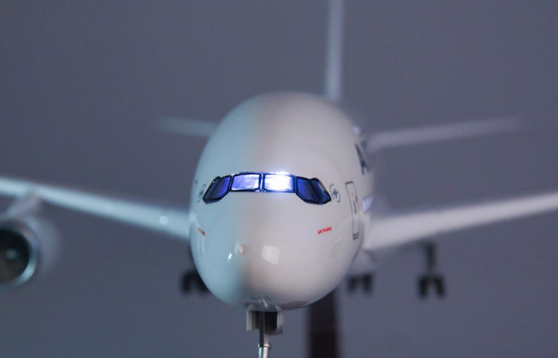 50.5CM 1/160 Scale Airbus A380 Airplane Air France Airline Model W LED Light & Wheel Diecast Plastic Resin Plane For Collection
