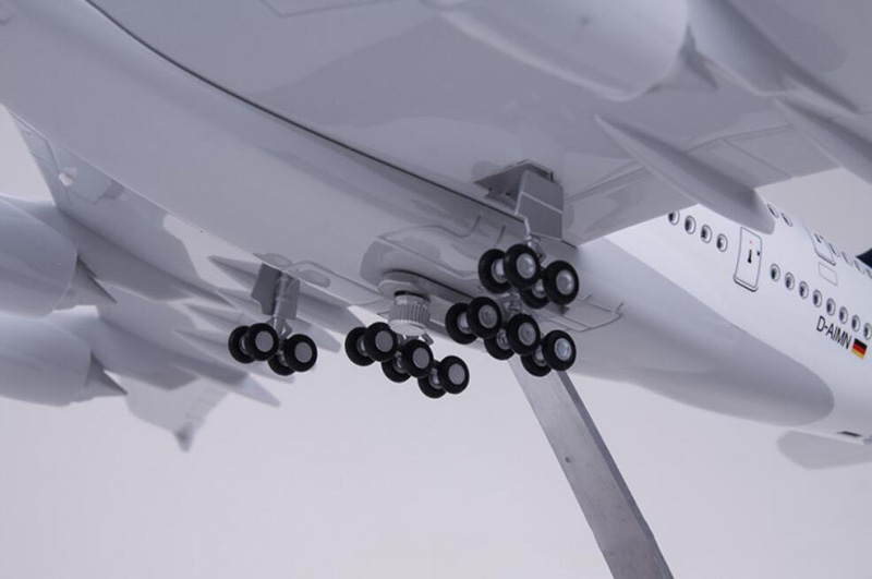 50.5CM Airplane Model 1/160 Scale Airbus 380 A380 Lufthansa Airline Base with light Wheel Diecast Plastic Resin Plane Collection 50.5CM Airplane Model 1/160 Scale Airbus 380 A380 Lufthansa Airline Base with light Wheel Diecast Plastic Resin Plane Collection