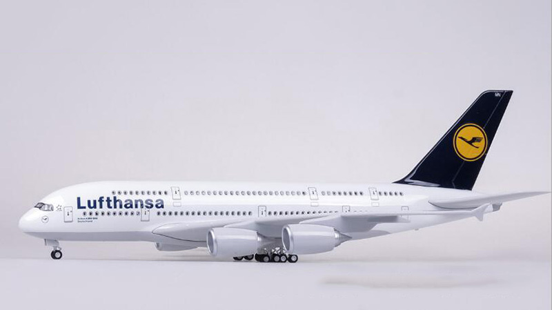 50.5CM Airplane Model 1/160 Scale Airbus 380 A380 Lufthansa Airline Base with light Wheel Diecast Plastic Resin Plane Collection 50.5CM Airplane Model 1/160 Scale Airbus 380 A380 Lufthansa Airline Base with light Wheel Diecast Plastic Resin Plane Collection