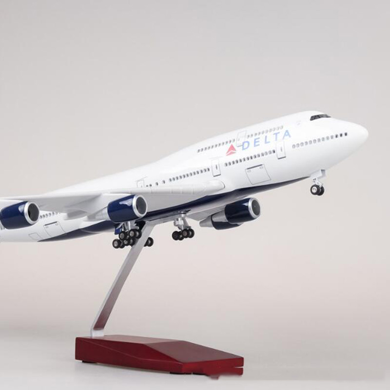 47cm Airplane 1/150 Scale Boeing 747 B747 Airline Aircraft DELTA Model W Light&Wheel Diecast Resin Plane For Collection Toy