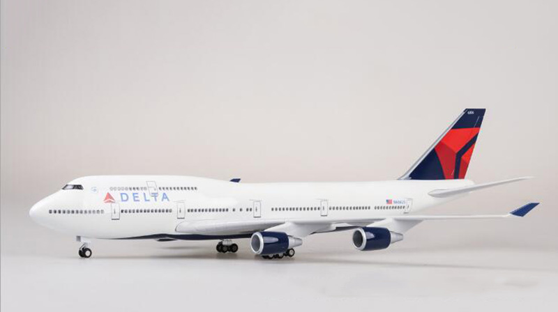 47cm Airplane 1/150 Scale Boeing 747 B747 Airline Aircraft DELTA Model W Light&Wheel Diecast Resin Plane For Collection Toy