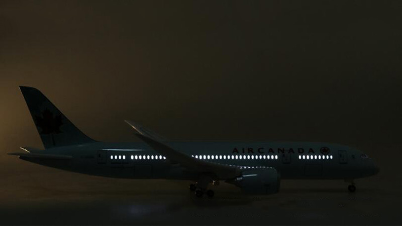 47cm Alloy Aircraft 1:130 Scale Simulation Boeing B787 Airplane Model Canada Airlines Pedestal Light&Wheel Diecast Plastic Plane