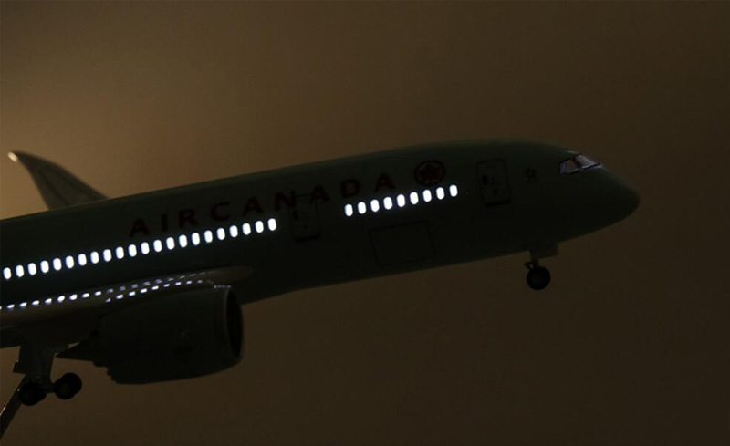 47cm Alloy Aircraft 1:130 Scale Simulation Boeing B787 Airplane Model Canada Airlines Pedestal Light&Wheel Diecast Plastic Plane