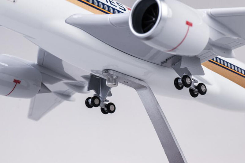 47CM 1/142 Scale Airbus A350 Singapore Airline Alloy Airplane Toys Model W Wheeled Diecast Plastic Plane Collection Decoration