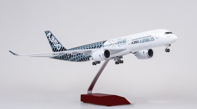 1/142 size 47 cm aircraft Airbus A350 passenger aircraft XWB Airlines W type light and hub die-cast plastic aircraft collection