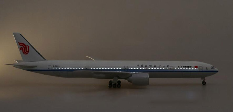47CM Aircraft 1/157 Scale Simulation Boeing B777 Airplane Model Toys Air China Airlines W Light and Wheel Diecast Plastic Plane