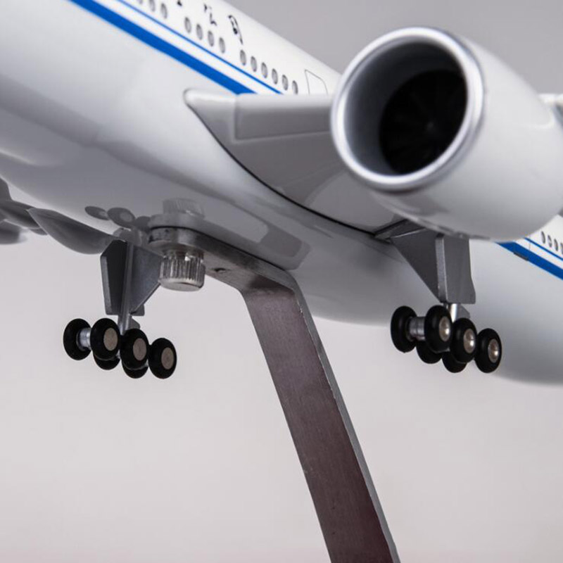 47CM Aircraft 1/157 Scale Simulation Boeing B777 Airplane Model Toys Air China Airlines W Light and Wheel Diecast Plastic Plane