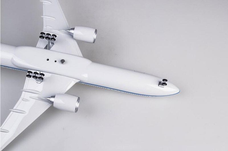 47CM Aircraft 1/157 Scale Simulation Boeing B777 Airplane Model Toys Air China Airlines W Light and Wheel Diecast Plastic Plane