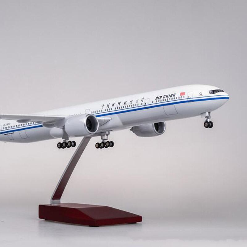 47CM Aircraft 1/157 Scale Simulation Boeing B777 Airplane Model Toys Air China Airlines W Light and Wheel Diecast Plastic Plane