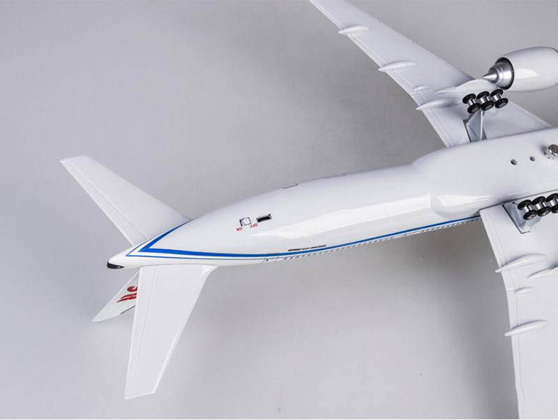 47CM Aircraft 1/157 Scale Simulation Boeing B777 Airplane Model Toys Air China Airlines W Light and Wheel Diecast Plastic Plane