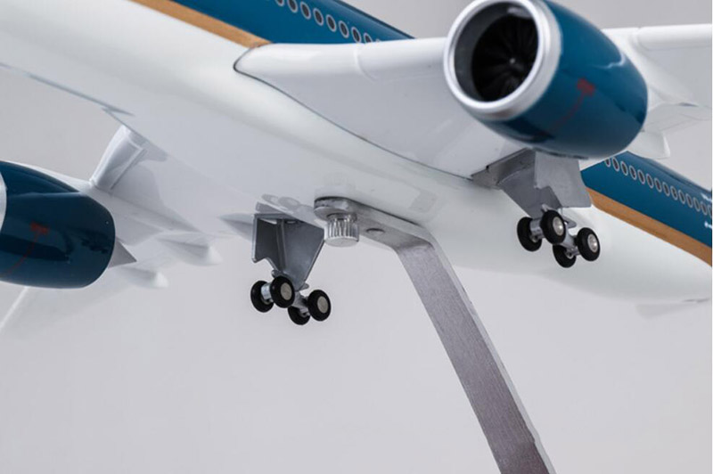 47CM 1/142 Scale Airplane Airbus A350 Aircraft Model toys Vietnam Airlines Model With LED Light & W Wheels Diecast Plastic Plane