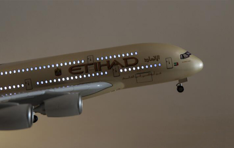 50.5CM Aircraft 1/160 Scale High imitation Airbus A380 ETIHAD Airline Model Pedestal Light&Wheel Diecast Plastic Plane Toys 50.5CM Aircraft 1/160 Scale High imitation Airbus A380 ETIHAD Airline Model Pedestal Light&Wheel Diecast Plastic Plane Toys