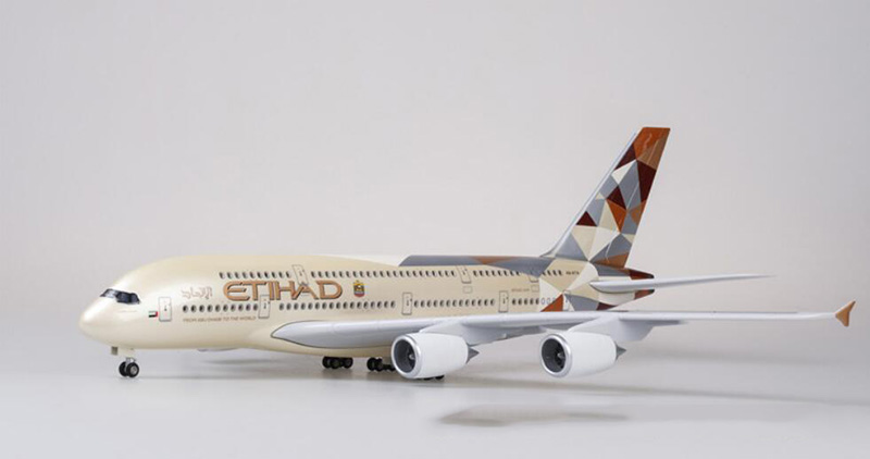 50.5CM Aircraft 1/160 Scale High imitation Airbus A380 ETIHAD Airline Model Pedestal Light&Wheel Diecast Plastic Plane Toys 50.5CM Aircraft 1/160 Scale High imitation Airbus A380 ETIHAD Airline Model Pedestal Light&Wheel Diecast Plastic Plane Toys