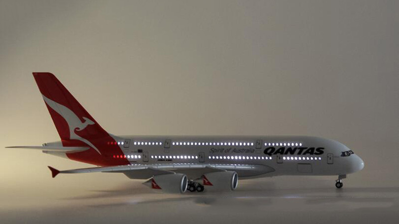 50.5CM Alloy Aircraft 1/160 Scale Airplane Airbus A380 QANTAS Airline Model W Light&Wheel Diecast Plastic Plane For Collection