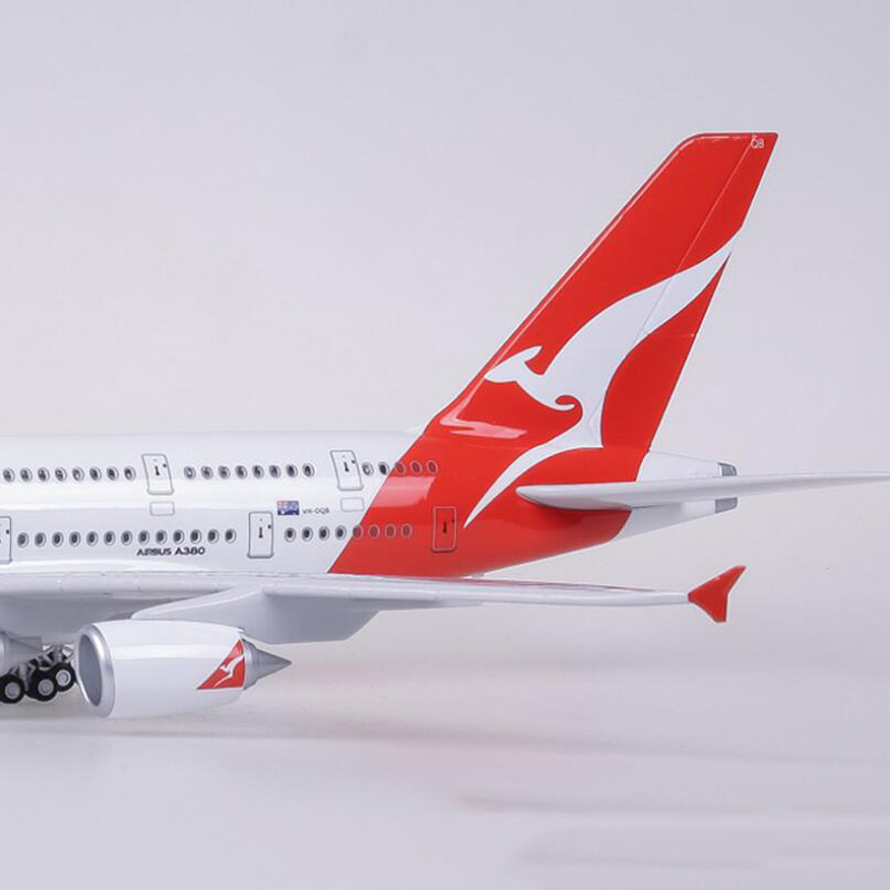 50.5CM Alloy Aircraft 1/160 Scale Airplane Airbus A380 QANTAS Airline Model W Light&Wheel Diecast Plastic Plane For Collection