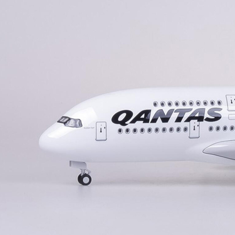 50.5CM Alloy Aircraft 1/160 Scale Airplane Airbus A380 QANTAS Airline Model W Light&Wheel Diecast Plastic Plane For Collection