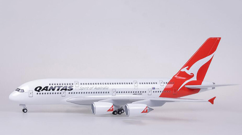 50.5CM Alloy Aircraft 1/160 Scale Airplane Airbus A380 QANTAS Airline Model W Light&Wheel Diecast Plastic Plane For Collection