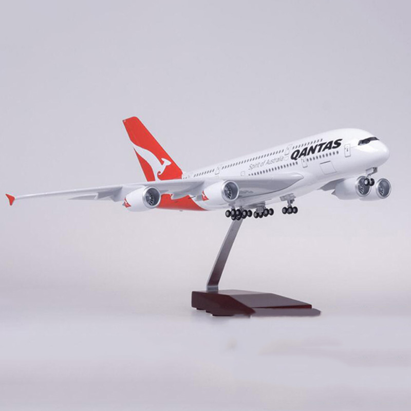 50.5CM Alloy Aircraft 1/160 Scale Airplane Airbus A380 QANTAS Airline Model W Light&Wheel Diecast Plastic Plane For Collection