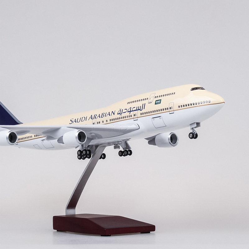 1/150 Scale Boeing 747 B747-400 Simulation Aircraft Model Toy 47cmSaudi Arabian Airline Airplane W Light Wheels Diecast Plane 1/150 Scale Boeing 747 B747-400 Simulation Aircraft Model Toy 47cmSaudi Arabian Airline Airplane W Light Wheels Diecast Plane