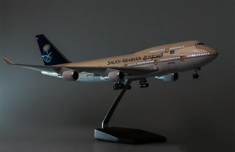 1/150 Scale Boeing 747 B747-400 Simulation Aircraft Model Toy 47cmSaudi Arabian Airline Airplane W Light Wheels Diecast Plane 1/150 Scale Boeing 747 B747-400 Simulation Aircraft Model Toy 47cmSaudi Arabian Airline Airplane W Light Wheels Diecast Plane