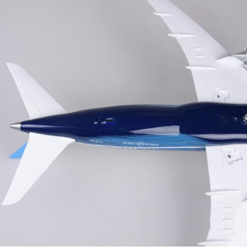 1/130 Scale 47CM Airplane Boeing B787 Model Toys Dreamliner Aircraft Base with light Wheel Diecast Plastic Resin Alloy Plane