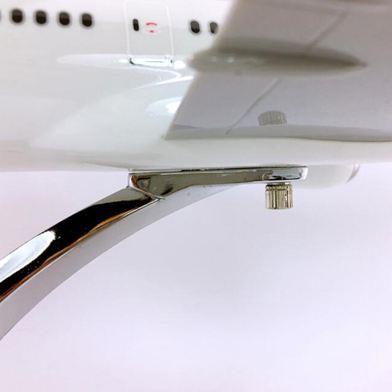43cm US airplane toys 1/150 scale Boeing B787 Business airliner Dreamliner aircraft model with base diecast plastic alloy plane