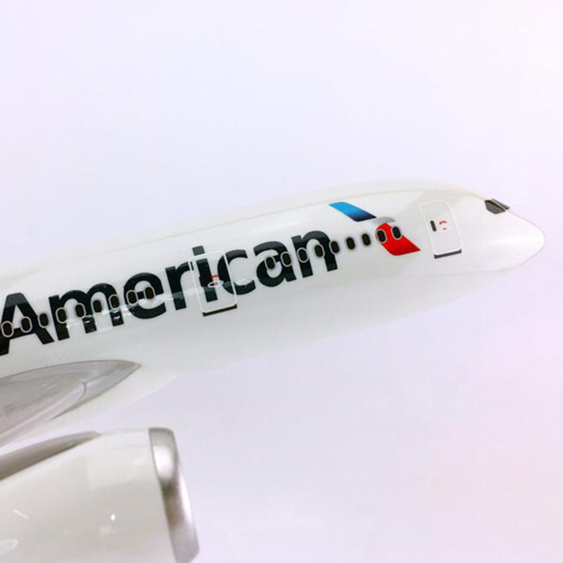 43cm US airplane toys 1/150 scale Boeing B787 Business airliner Dreamliner aircraft model with base diecast plastic alloy plane