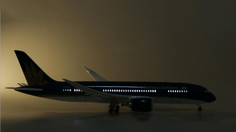 1/130 Scale 47cm Simulation Boeing B787 Alloy Airplane Model Toys Vietnam Airlines Aircraft W Light&Wheels Diecast Plastic Plane 1/130 Scale 47cm Simulation Boeing B787 Alloy Airplane Model Toys Vietnam Airlines Aircraft W Light&Wheels Diecast Plastic Plane