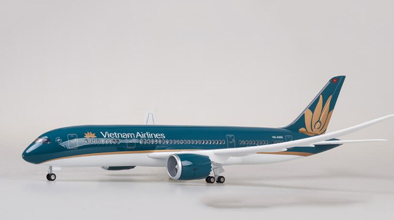 1/130 Scale 47cm Simulation Boeing B787 Alloy Airplane Model Toys Vietnam Airlines Aircraft W Light&Wheels Diecast Plastic Plane 1/130 Scale 47cm Simulation Boeing B787 Alloy Airplane Model Toys Vietnam Airlines Aircraft W Light&Wheels Diecast Plastic Plane