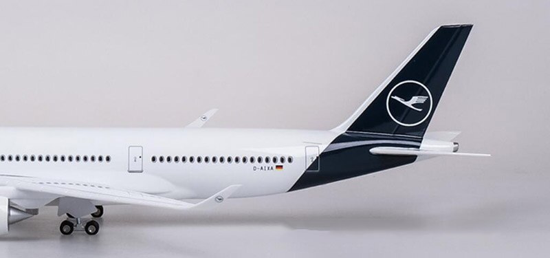 47CM 1/142 Lufthansa Airline Model Airplane Airbus A350 Aircraft W LED Light & Wheel Diecast Plastic Resin Plane Collection