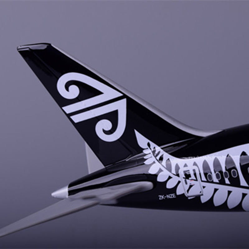 43CM 1:172 Scale 787 B787 NEW ZEALAND Dreamline Airline Airplane Aviation Model Base Aircraft Plane Toy Collectible Gifts 43CM 1:172 Scale 787 B787 NEW ZEALAND Dreamline Airline Airplane Aviation Model Base Aircraft Plane Toy Collectible Gifts