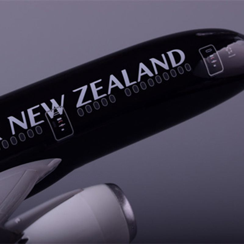 43CM 1:172 Scale 787 B787 NEW ZEALAND Dreamline Airline Airplane Aviation Model Base Aircraft Plane Toy Collectible Gifts 43CM 1:172 Scale 787 B787 NEW ZEALAND Dreamline Airline Airplane Aviation Model Base Aircraft Plane Toy Collectible Gifts