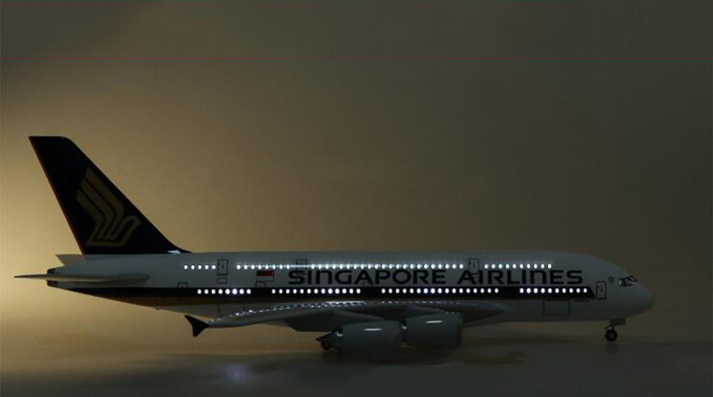 50.5CM Aircraft 1/160 Airbus A380 Alloy Airplane Singapore Airline Model Pedestal Light & Wheel Diecast Plastic Plane Collection