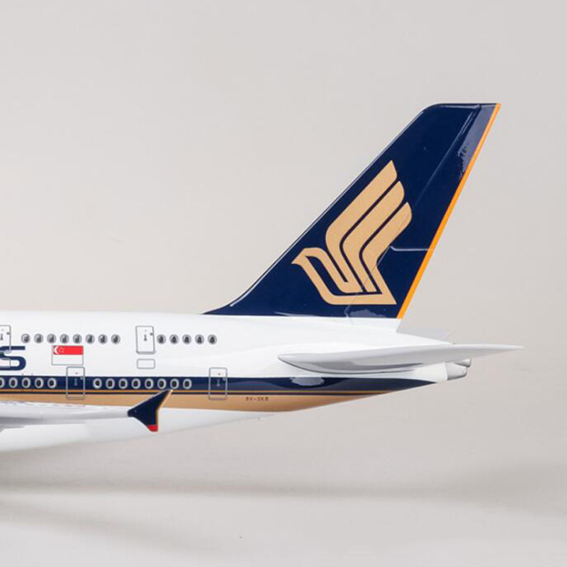 50.5CM Aircraft 1/160 Airbus A380 Alloy Airplane Singapore Airline Model Pedestal Light & Wheel Diecast Plastic Plane Collection