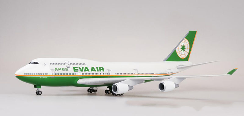 47CM Aircraft Model Toys 1/150 Scale Airplane Boeing B747 Aircraft Taiwan EVA AIR Airline W Light&Wheel Diecast 747 Plane Toy
