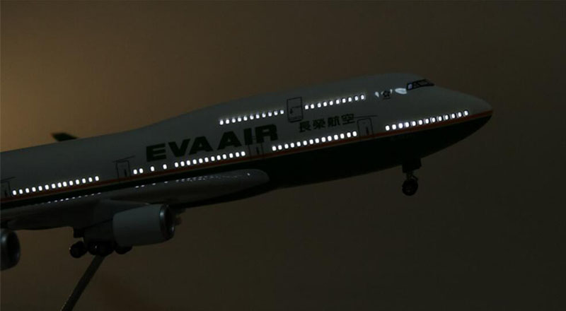 47CM Aircraft Model Toys 1/150 Scale Airplane Boeing B747 Aircraft Taiwan EVA AIR Airline W Light&Wheel Diecast 747 Plane Toy